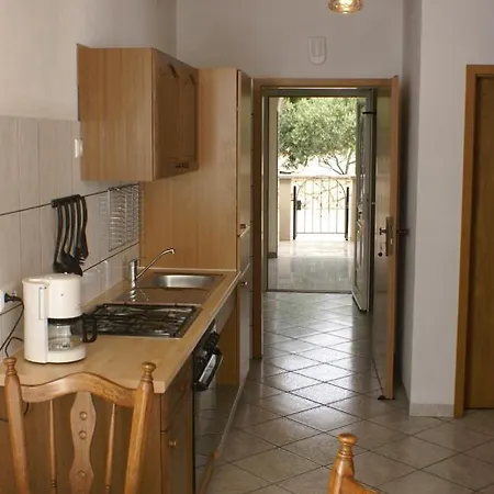 Apartments By The Sea Mandre - Pag - 4098 Mandre
