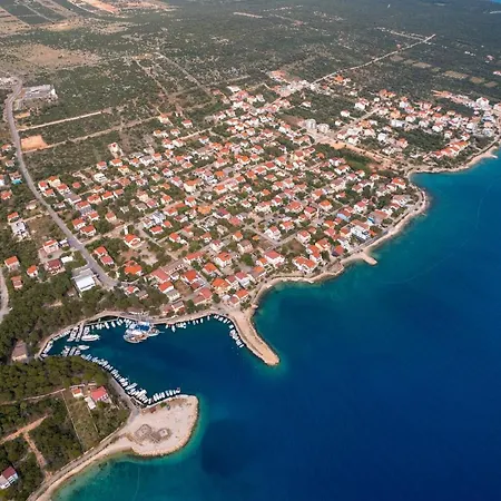 Apartments By The Sea Mandre, Pag - 4092 Апартаменты Колан