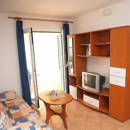 Apartments By The Sea Mandre, Pag - 4092 *