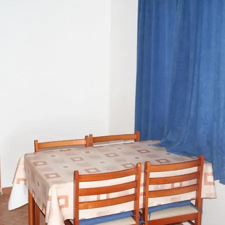 Apartments By The Sea Mandre, Pag - 4092 * Колан