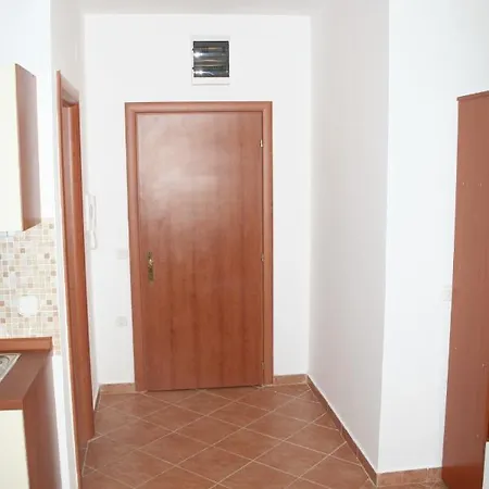 Apartments By The Sea Mandre, Pag - 4092 Апартаменты Колан