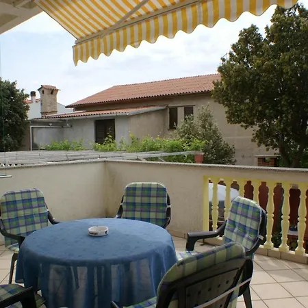 Apartments By The Sea Mandre, Pag - 4098 *