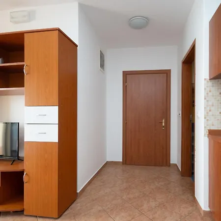 Apartments By The Sea Mandre, Pag - 4092 * Колан