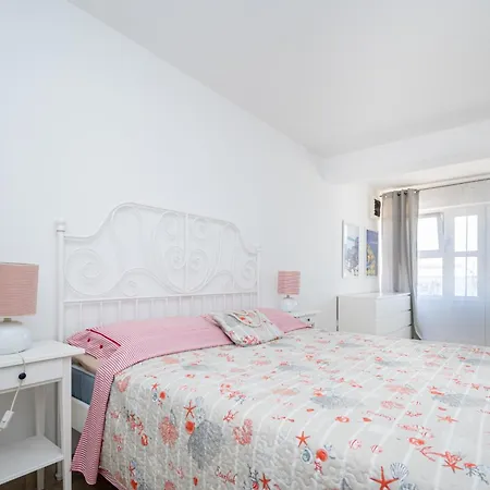 Apartments By The Sea Mandre, Pag - 4092 Апартаменты