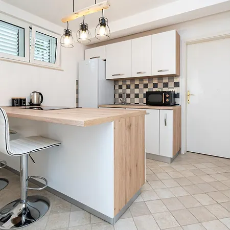 Апартаменты Apartments By The Sea Mandre, Pag - 4092 *