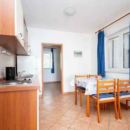 Apartments By The Sea Mandre, Pag - 4092 *
