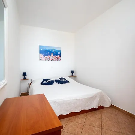 Апартаменты Apartments By The Sea Mandre, Pag - 4092 *