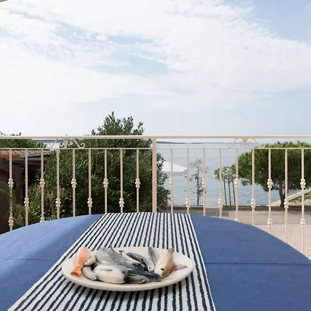 Apartments By The Sea Mandre, Pag - 4092 *