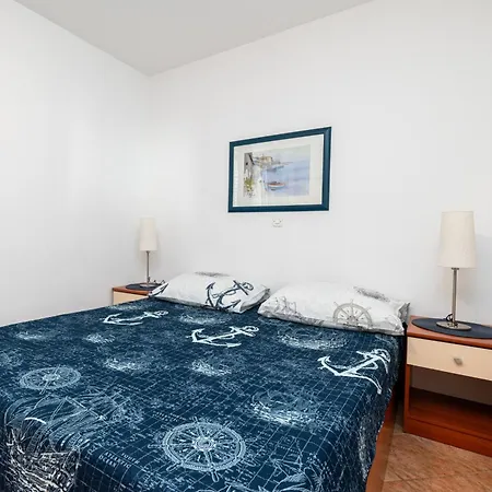 Апартаменты Apartments By The Sea Mandre, Pag - 4092 Колан