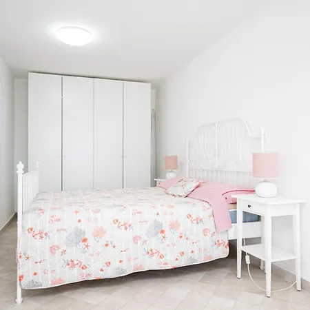 Apartments By The Sea Mandre, Pag - 4092 * Колан
