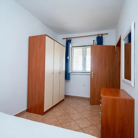 Apartments By The Sea Mandre, Pag - 4092 Апартаменты