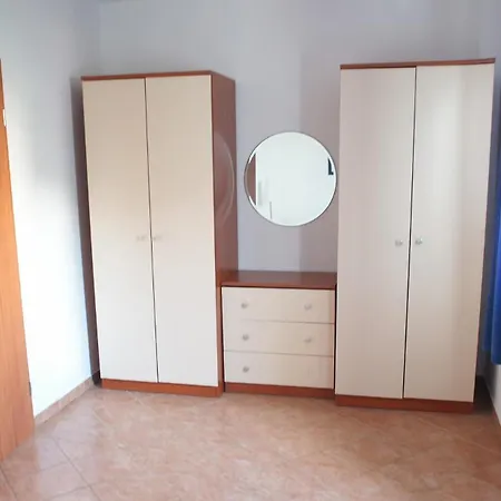 Apartments By The Sea Mandre, Pag - 4092 Апартаменты *