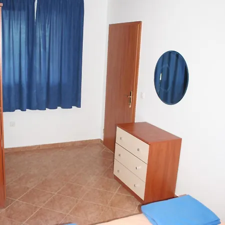 Apartments By The Sea Mandre, Pag - 4092 * Колан
