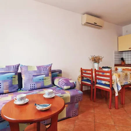 Apartments By The Sea Mandre, Pag - 4092 Апартаменты